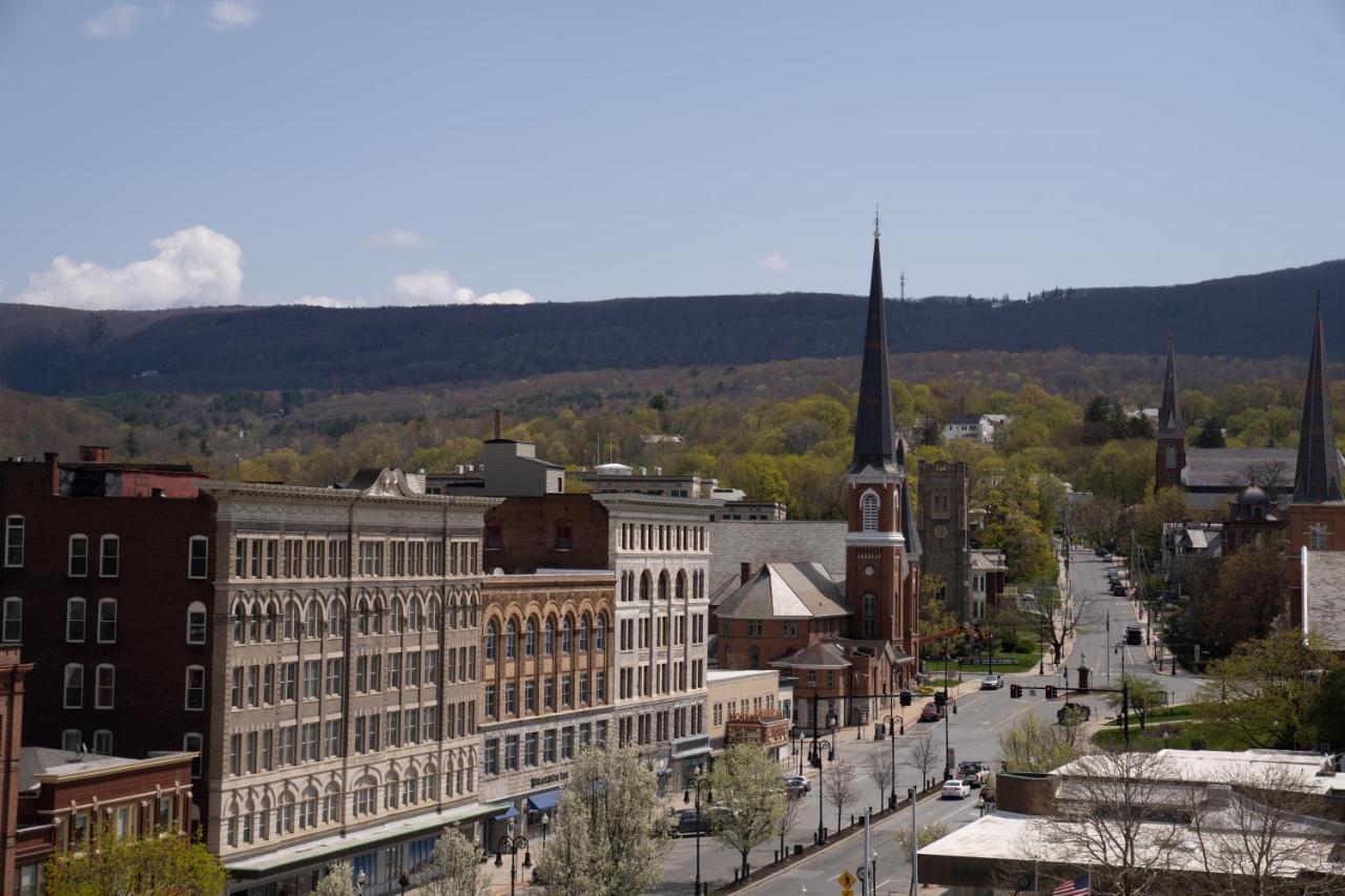 Hotel Downstreet, Ascend Hotel Collection North Adams Eksteriør bilde